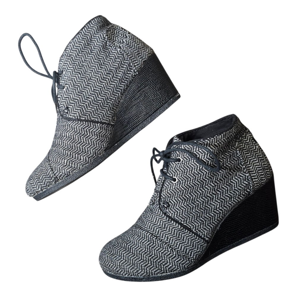 Toms Black and White Patterned Wedges